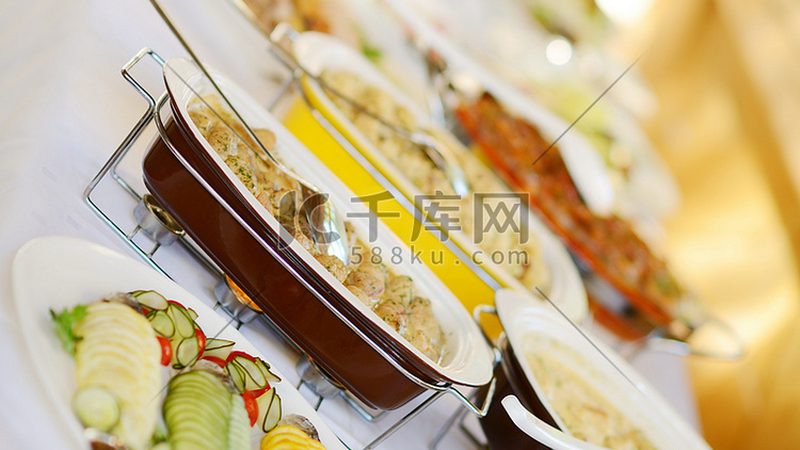 小标题：冷链运输，预制菜保鲜的“生命线